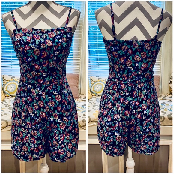 Rue21 Pants - Rue 21 Floral Romper (Medium)